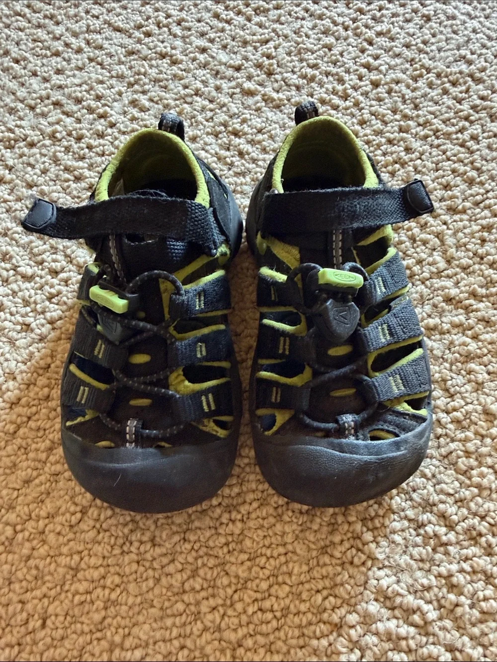 Keen Kids Black and Lime Green Closed-Toe Sport Sandals - Picture 2 of 3